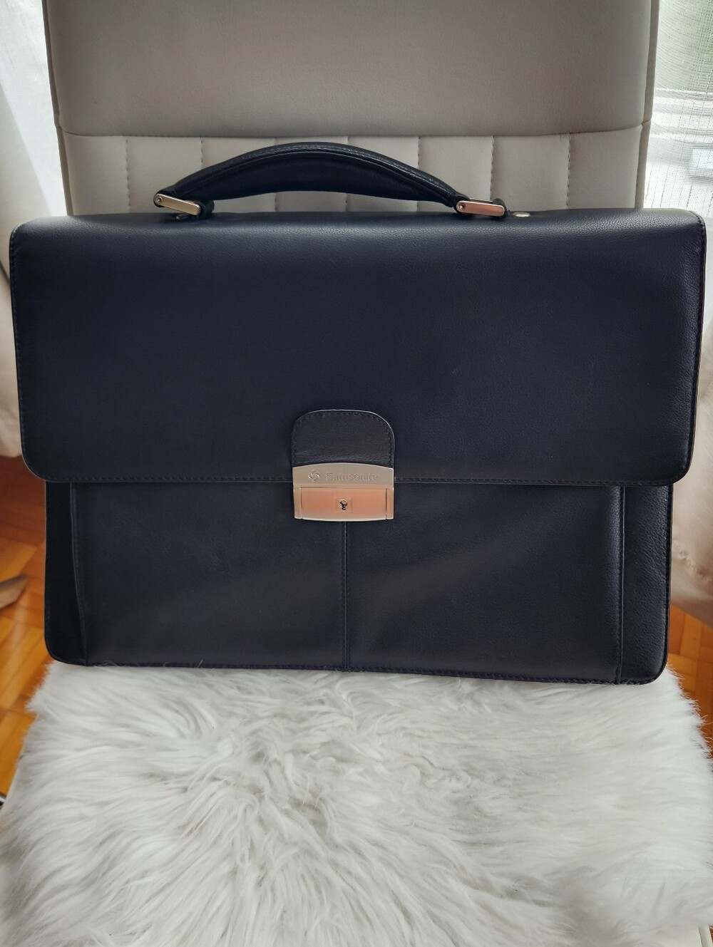 Samsonite Black Leather Men's Briefcase - Classic Professional Carry